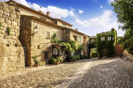 6 casas rurales en pueblos medievales para una escapada histórica