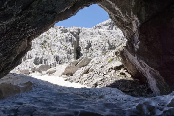 El secreto mejor guardado de los Pirineos: las cuevas heladas